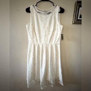 NWT lace white dress in size 8